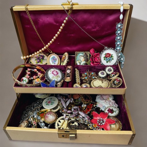 Lotto pezzi bigiotteria - 10,